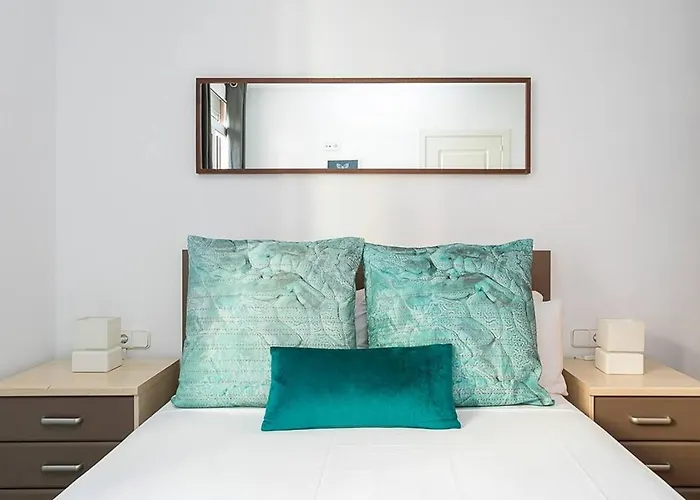 Relax In A Chic In Sants *